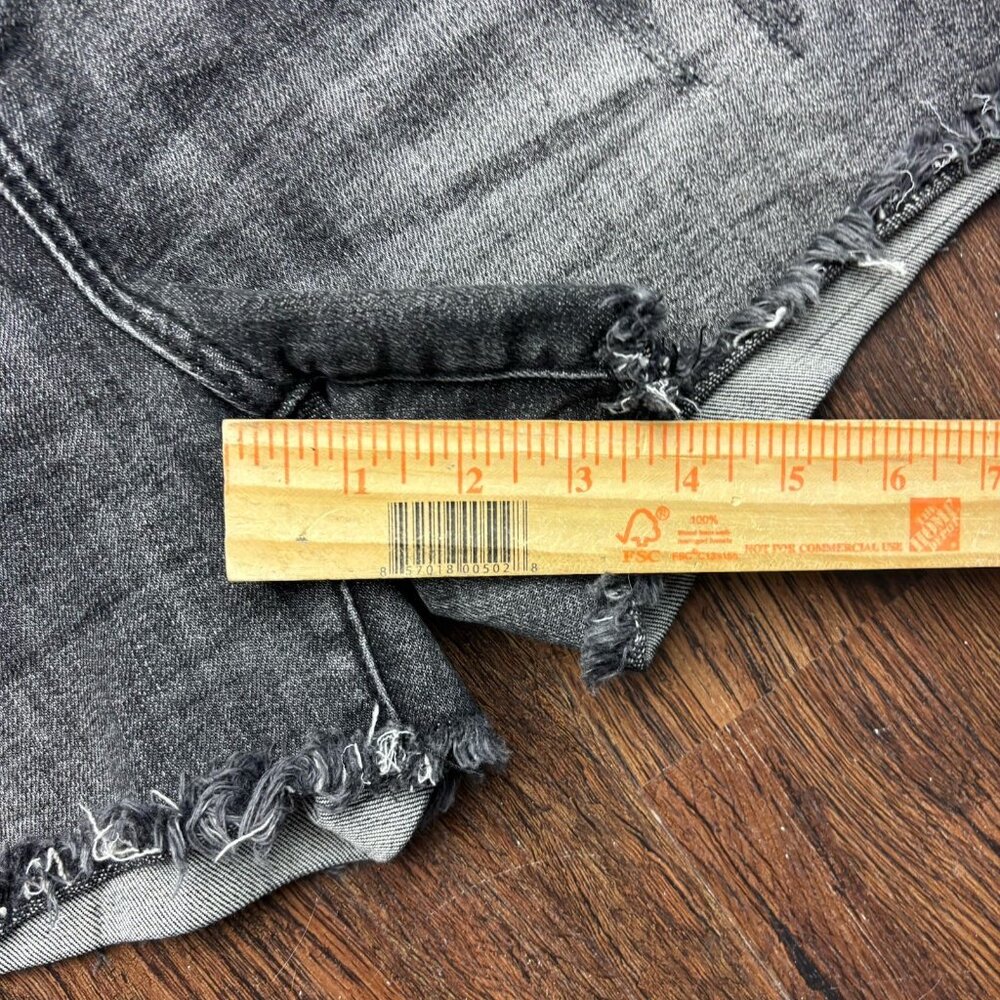 Judy Blue Cutoff Shorts Distressed Faded Black  Raw Hem JB150035 Women’s Size L - Picture 6 of 9